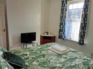 Family house with 4 double bedrooms and Game room - Sleeps 8 - 1