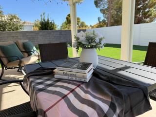 Modern 3BR Single Story Home with Spacious Yard - 6