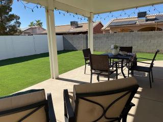 Modern 3BR Single Story Home with Spacious Yard - 4