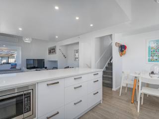 Sandy Strides - Whangamata Holiday Home - 3