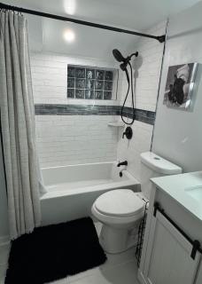Modern Deanwood Retreat - Fast Wi-Fi, Parking, Near Metro - 9