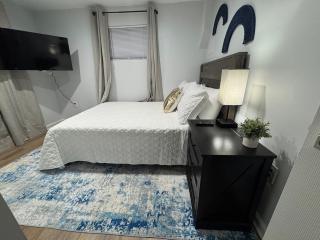 Modern Deanwood Retreat - Fast Wi-Fi, Parking, Near Metro - 8