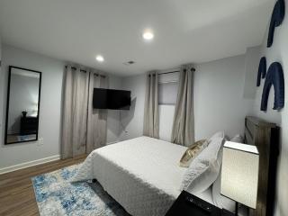Modern Deanwood Retreat - Fast Wi-Fi, Parking, Near Metro - 3