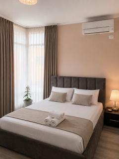 LakeView Luxury Apartment Tirana2 - 8