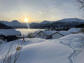 Newly Renovated Fjord View Retreat 20 Min from Tromsø - 6