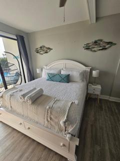 Salty Love Nest - 6