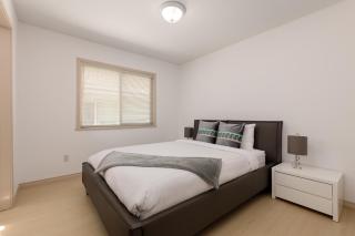 Spacious 5 BR Family Home Near YVR&Vancouver - 3