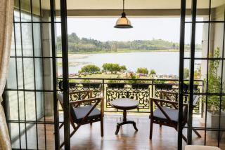 Royal Lake Hotel - 0