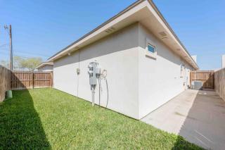 Cozy 2 Bed 2 Bath Apartment, Gated, Near Hospitals & Shopping - 5