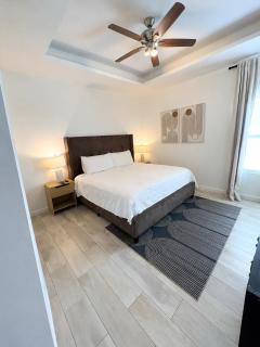 Modern 2 Bed 2 Bath Apartment Near Hospitals & Shopping - 5