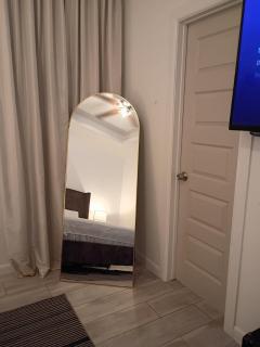 Modern 2 Bed 2 Bath Apartment Near Hospitals & Shopping - 3