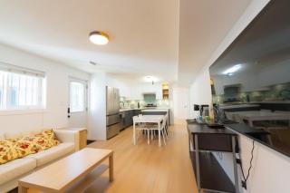 New Reno 3B Home w 1 Free Parking in Prime Location - 8