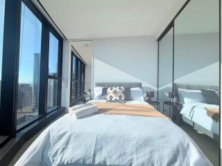 Views spacious luxury city 2b2b - 6