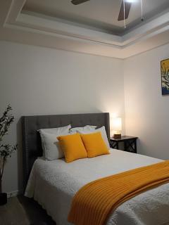 Boho 2 Bed 2 Bath Apartment, Gated, Near Hospitals - 3