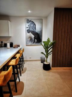 Goldcrest Mall DHA Phase 4 - Luxury Serviced Apartments by Alvis Suite - 4