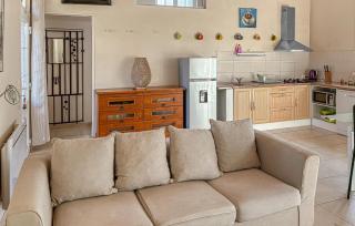 Lovely Home In Mesnil En Ouche - 8