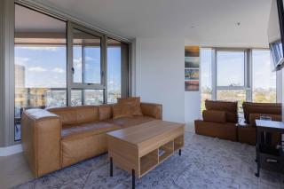 Skyline-View 2-Bed Apartment Near Flemington - 5