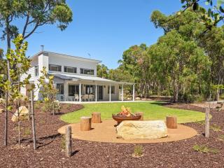 Downtime - Near Town - Beach - Bush Retreat - 0