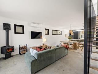 Stone River Villa 2 - Private Escape - Heated Pool - 6