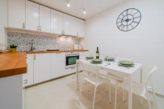 Peaceful Nest In City Center - Happy Rentals - 8