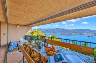 Isola Bella: Lake Maggiore view Terrace in Stresa - Happy Rentals - 0