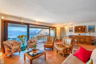 Isola Bella: Lake Maggiore view Terrace in Stresa - Happy Rentals - 9