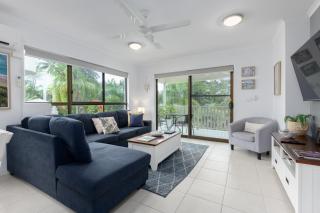 Seascape Holidays - Tropical Reef Apartments - 1