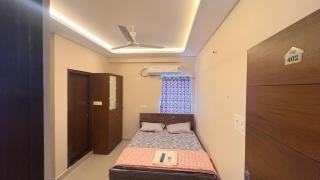 Vaaraahi Elite Guest House N2 - 8