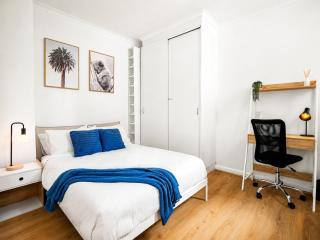 Central CBD Apartment - Flinders St & Fast WiFi! - 2