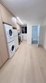Entire 2 Bedroom condo in White Rock, Canada - 8