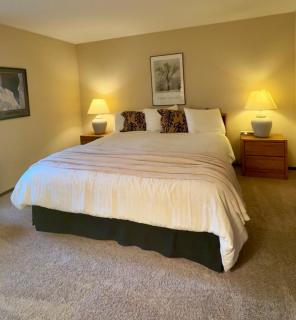 Cozy Condo w Pool, Spa, Hot Tub n BBQ - 2