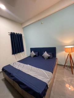 Comfort Stay, Prime Indore, Easy Ujjain Route - 4