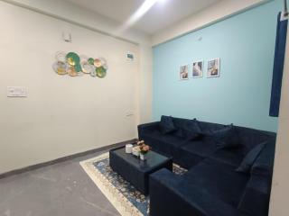 Comfort Stay, Prime Indore, Easy Ujjain Route - 0