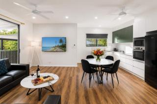 Townsville Stylish 2 BR 2BA Apartment - 9