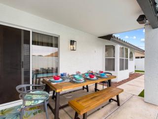 Val Vista Oasis- Gorgeous Gilbert Home with Pool - 1