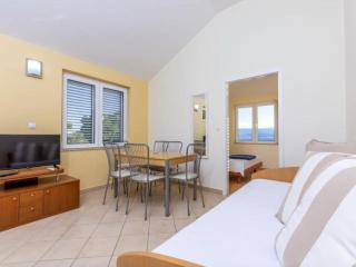 Premium Two Bedroom Apartment with Sea View and Terrace - 9