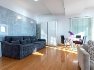 Seven Bedroom Villa with Outdoor Pool - 5