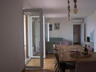 Three Bedroom Holiday Home With Balcony and Sea View - 0