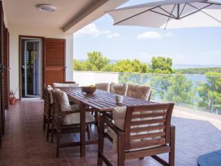 Three Bedroom Holiday Home With Balcony and Sea View - 6