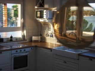Three Bedroom Holiday Home With Balcony and Sea View - 2