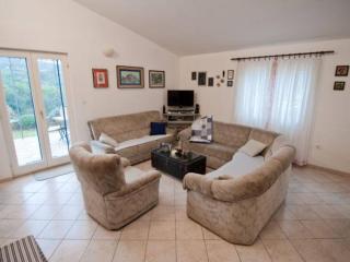 Three Bedroom apartment With Sea View - 9