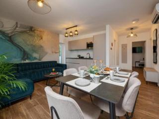 Apartments Villa Wood - Two Bedroom Apartment with terrace and pool view W1 - 0