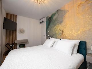 Apartments Villa Wood - Two Bedroom Apartment with terrace and pool view W1 - 3