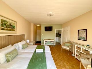 Loewenhoff Seaview Suite 2 - 8