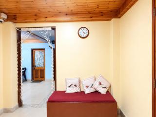 Hotel Pinecrest Inn Darjeeling With Mountain View Room And Parking - Restaurant Facility - 7