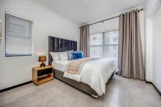 Urban Retreat 1Bed 1Bath in Sandton - 8