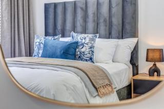 Urban Retreat 1Bed 1Bath in Sandton - 7