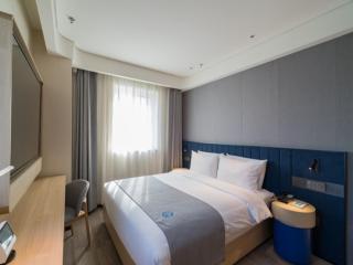 Dequan hotel,near Universal Beijing Resort - 1
