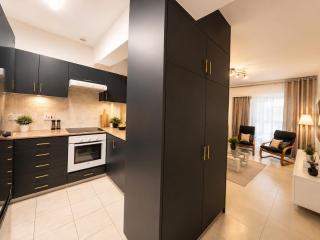 KyBlue Management - Large Studio Near Venus Beach - 0