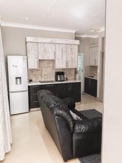 44onH King room, garden & pool views & air-con - 6